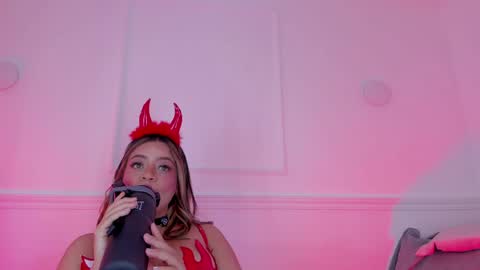 Sarah Bonneth online show from 04.20.26