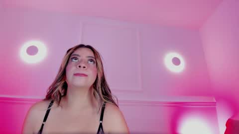 Sarah Bonneth online show from 04.27.26