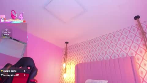 Snapshot of sarah_keys chatting on 09.29.25 SARAH KEYS online show from 09.29.25