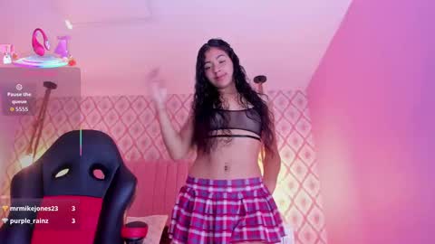 Snapshot of sarah_keys chatting on 09.30.25 SARAH KEYS online show from 09.30.25