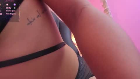 Snapshot of sarah_keys chatting on 02.12.26 SARAH KEYS online show from 02.12.26