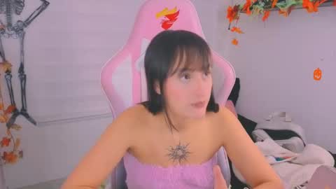 Sarah Ramirez online show from 10.26.25