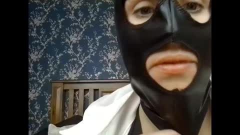 Sarahs room online show from 11.20.25