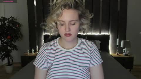 Snapshot of sarah_soul chatting on 12.17.24 Sarah online show from 12.17.24