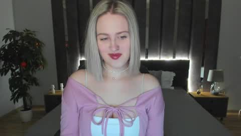 Snapshot of sarah_soul chatting on 12.23.24 Sarah online show from 12.23.24