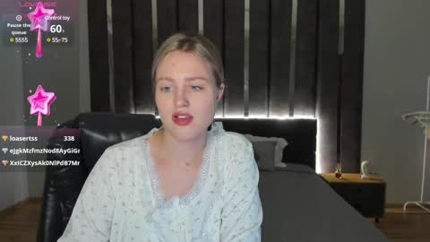 Snapshot of sarah_soul chatting on 01.05.25 Sarah online show from 01.05.25