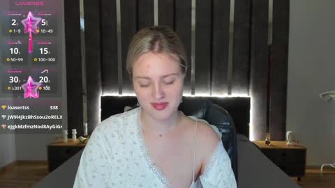 Snapshot of sarah_soul chatting on 01.05.25 Sarah online show from 01.05.25