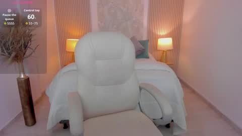 Sarah online show from 04.10.26