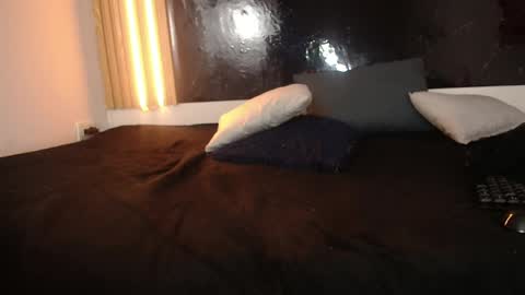 sarahajhoness online show from 04.18.26