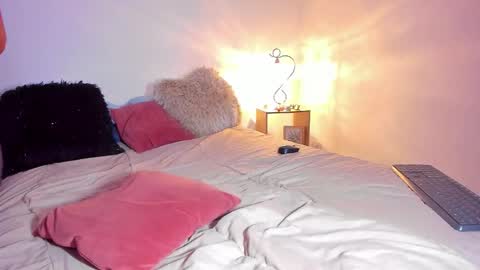 Sarah and Erik online show from 11.11.25