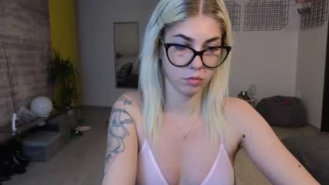 sarahcamsx online show from 06.18.26