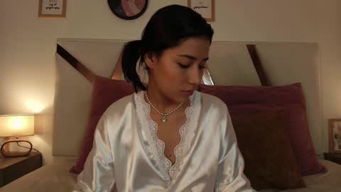 Snapshot of sarahevans__ chatting on 01.08.25 Sarah Evans online show from 01.08.25