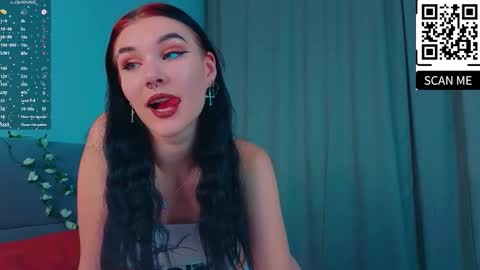 Sarah  online show from 10.04.25