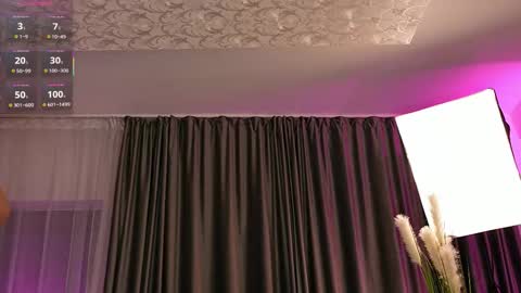 Snapshot of sarahjadore chatting on 11.16.25 Sarahjadore online show from 11.16.25