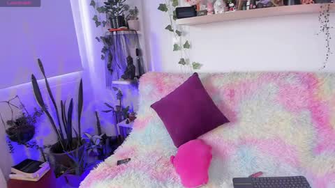 Sarah NEW ACCOUNT online show from 06.04.26