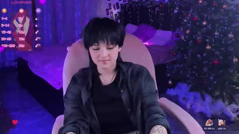 Snapshot of sarahshelby chatting on 12.16.25 Sarah online show from 12.16.25