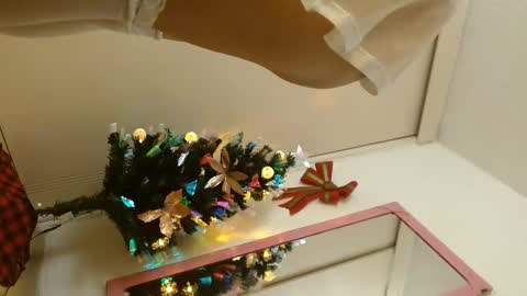 Snapshot of sarahsweetty chatting on 12.23.24 Sarah online show from 12.23.24