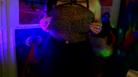 Sarah T online show from 04.04.26