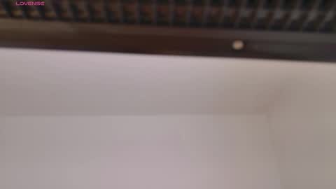 Sara jones   online show from 01.15.26