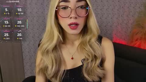 Sara jones   online show from 03.02.26