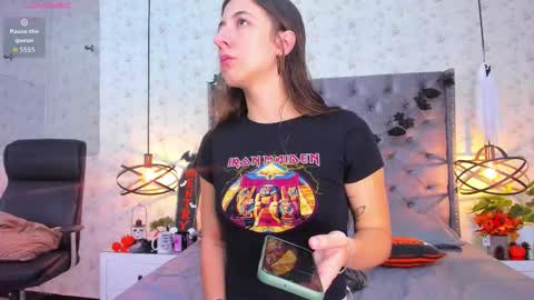 Sara Jonnes online show from 10.26.25