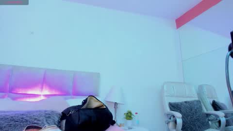 Sara Jonnes online show from 12.15.25