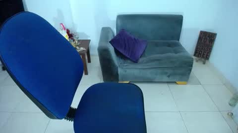 Saraloves online show from 11.11.25