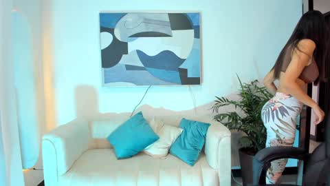 I am Sara  online show from 12.06.24