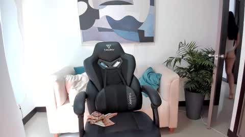 I am Sara  online show from 02.12.25