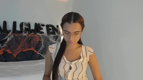 Sara online show from 10.21.25