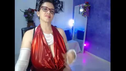 Snapshot of sarasmith2 chatting on 01.17.25 sara online show from 01.17.25