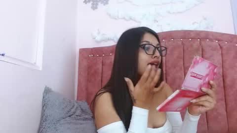 sarastonesx online show from 01.20.25