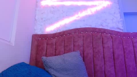 sarastonesx online show from 02.01.25