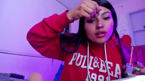 sarastonesx online show from 10.11.25