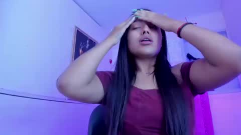 sarastonesx online show from 10.19.25