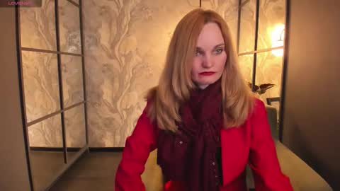 Snapshot of sarasubtlety chatting on 12.13.25 Sara online show from 12.13.25