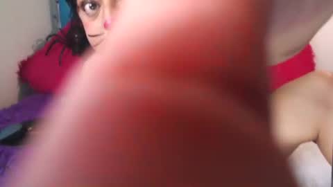 Sara Wills online show from 10.31.25