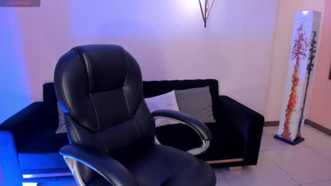 Snapshot of sarawinstone_ chatting on 12.15.24 Sara Winstone online show from 12.15.24