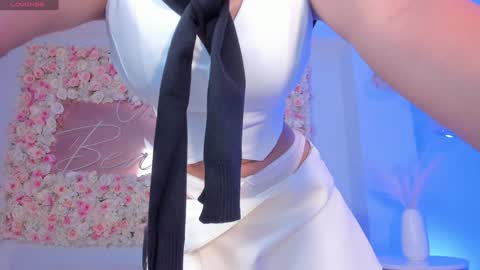 Snapshot of sarawinstone_ chatting on 01.07.25 Sara Winstone online show from 01.07.25