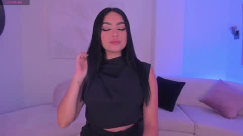 Snapshot of sarawinstone_ chatting on 01.18.25 Sara Winstone online show from 01.18.25