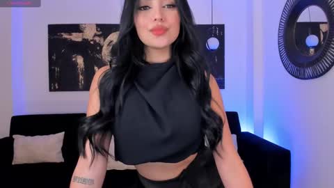 Snapshot of sarawinstone_ chatting on 02.12.25 Sara Winstone online show from 02.12.25