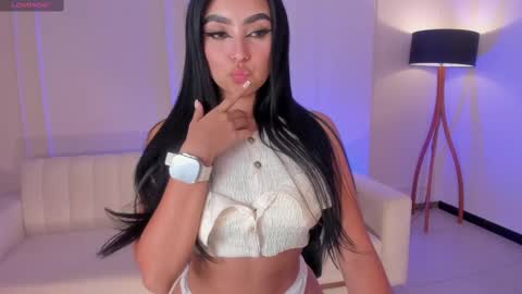 Snapshot of sarawinstone_ chatting on 03.05.25 Sara Winstone online show from 03.05.25