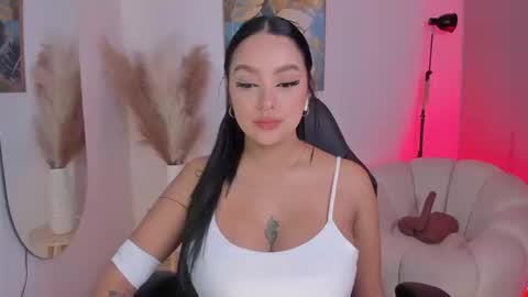 Snapshot of sarawinstone_ chatting on 09.25.25 Sara Winstone online show from 09.25.25