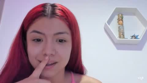 Snapshot of saray2312 chatting on 02.02.25 Saray  online show from 02.02.25