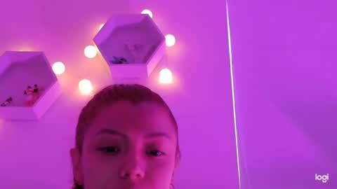 Snapshot of saray2312 chatting on 02.19.25 Saray  online show from 02.19.25