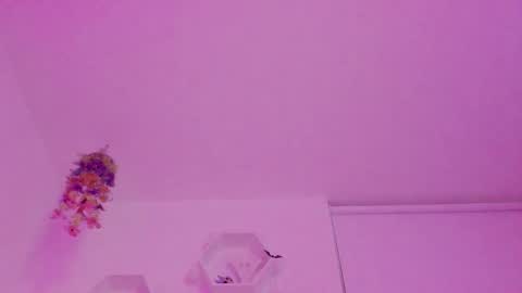 Snapshot of saray2312 chatting on 10.16.25 Saray  online show from 10.16.25