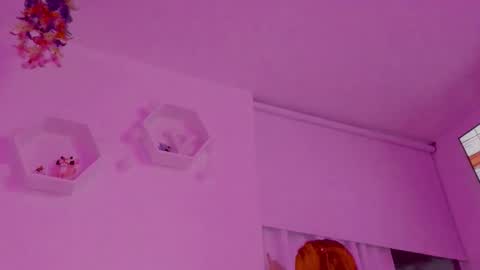 Snapshot of saray2312 chatting on 10.29.25 Saray  online show from 10.29.25