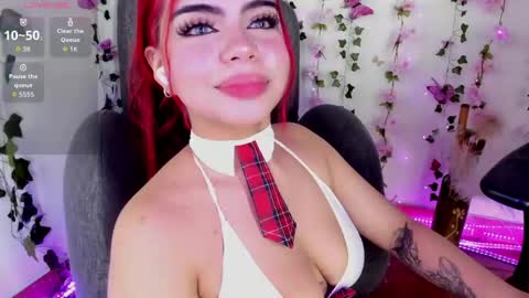 Snapshot of saray__jones chatting on 05.20.26 saray__jones online show from 05.20.26