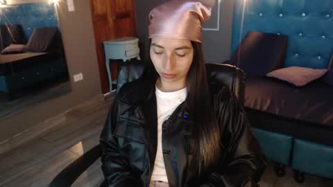 Saray Pink online show from 01.17.26