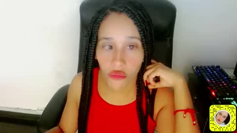 Snapshot of saraylittle chatting on 11.15.25 Saray online show from 11.15.25